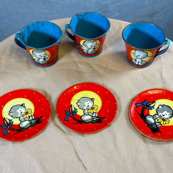 Extinct Cartoon & Mickey! Kids Play Memorabilia (Somewhat Rusty Tin Dishes!) - Picture 12 of 14